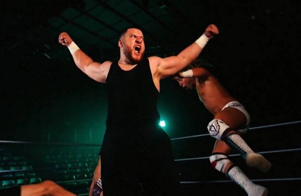 تركي آل الشيخ يقدم دعمه لأول مصارع سعودي يقتحم عالم WWE في الوزن الثقيل