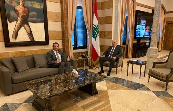فهمي عرض مع محافظ البقاع شؤون المحافظة