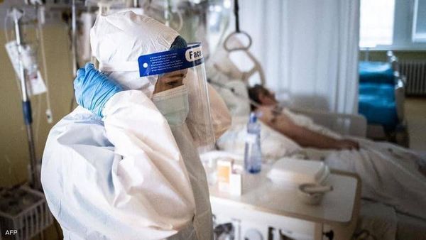 مسؤول في الصحة العالمية يكشف موعد "الخلاص" من كورونا