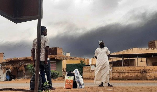 20 قتيلاً مدنياً في غارة جويّة على الخرطوم
البرهان: نرحّب بأيّ دعم لإعادة الإعمار "دون إملاءات"