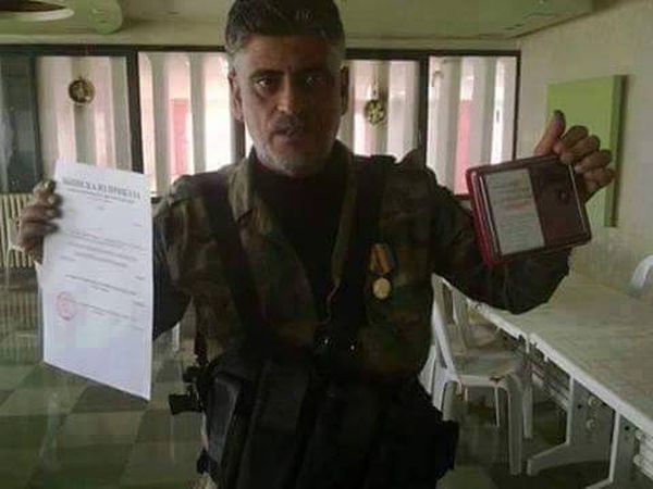 بالصورة  روسيا تمنح افراد القوة الخاصة السورية التي انقذت الطيار الروسي مكافأة
