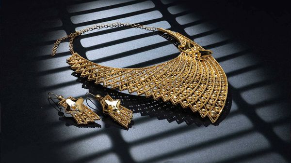 الذهب يخسر بريقه في الأسواق العربيّة