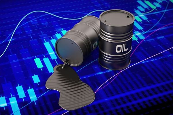 أسعار النفط تقفز مجدداً.. هجمات السعودية ومخاوف هرمز تهدد الإمدادات