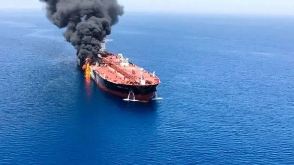 التلفزيون الإيراني: الولايات المتحدة هاجمت 3 ناقلات نفط إيرانية في الخليج وبحر عمان