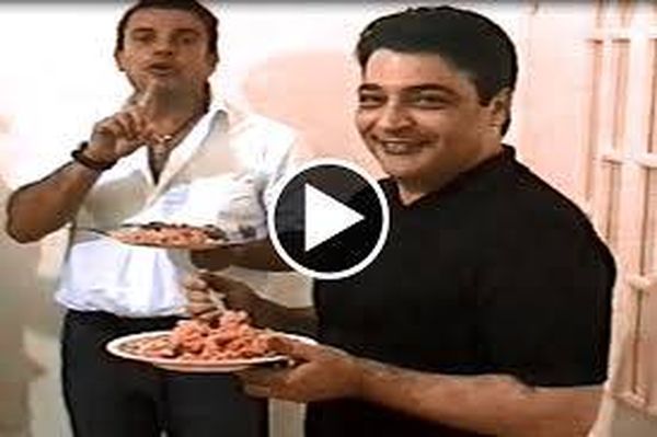 فيديو نادر- عمرو دياب وحميد الشاعري يحتفلان بطريقة طريفة