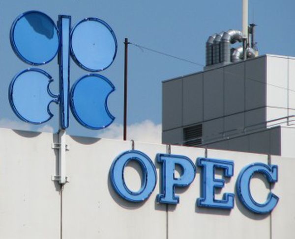 أوبك تتوقع انخفاض الطلب على نفطها 