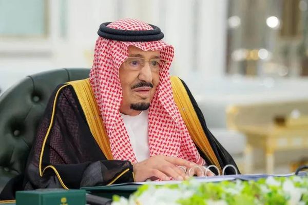 وكالة واس: الملك سلمان يدين محاولة الحوثيين تكرار استهداف مكة