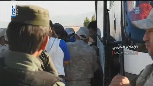 هل من لغز وراء مغادرة الخوذات البيض عبر اسرائيل الى الاردن؟