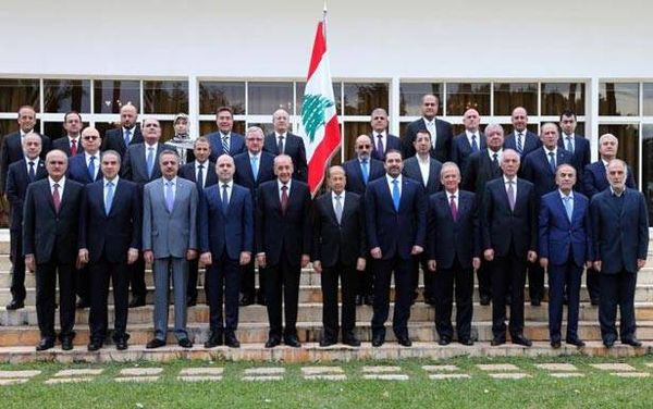 الحريري أعلن استقالتـه من رئاسة الحكومة مــن السعوديّة:
أيدي إيران في المنطقة ستُقطع ولمست ما يُحاك سرّاً لاستهداف حياتي