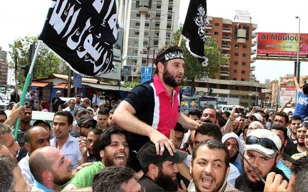 والدة شادي المولوي لـ«الديار» لا تنفي تطرفه...