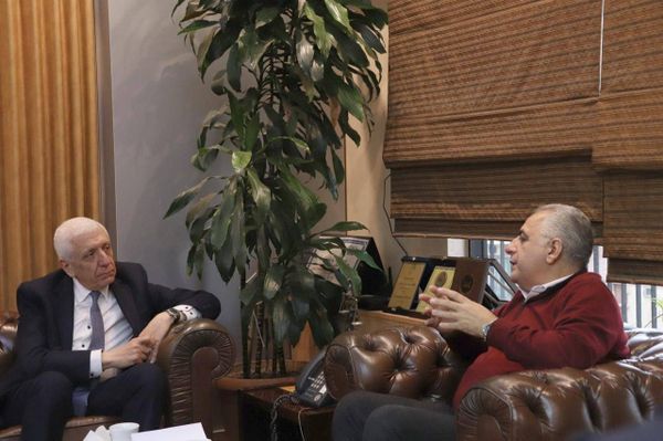 كركي عرض مع وفد نقابة المستشفيات ملفات
التسويات المالية والنقص الحاد في أعداد الممرضين