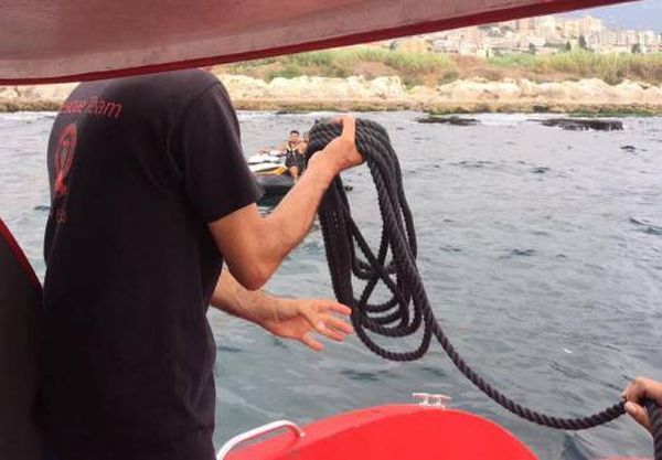 بالصور.. إنقاذ شخصين على متن دراجة مائية في طبرجا