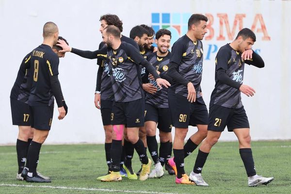 الدوري اللبناني في كرة القدم - سداسية البطل :
فوز العهد والأنصار على شباب البرج والتضامن صور