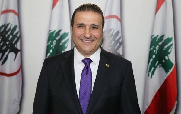 سعد أعلن التزامه وسيزار «سقف التكتل»