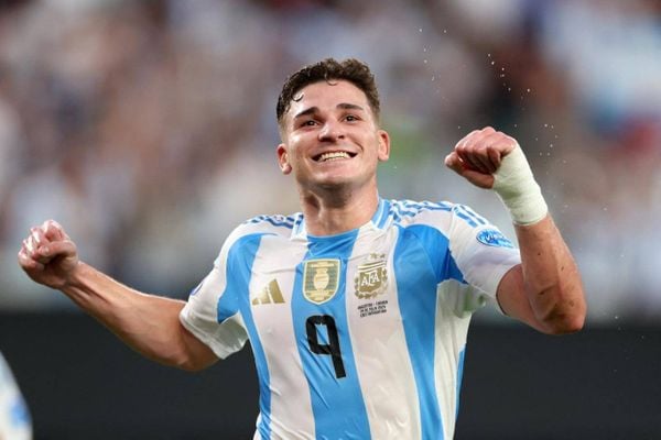 ألفاريز يضغط نحو برشلونة.. وسيميوني يرد