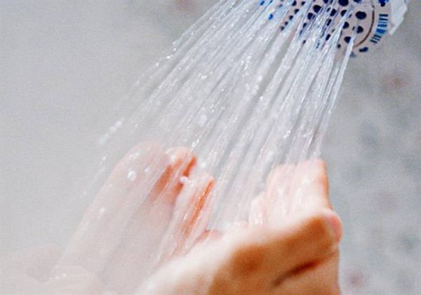 خبر صادم! الاستحمام قد يصيبك بأمراض خطيرة في الرئة!