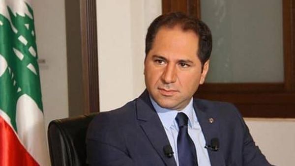 الجميل التقى الحريري وعرض معه المستجدات