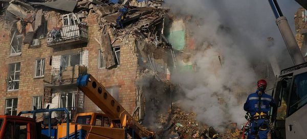 قتلى وانقطاع واسع للكهرباء في أوكرانيا جراء هجمات روسية