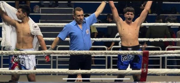 خليل طراد وصيفا في بطولة الكيك بوكسينغ