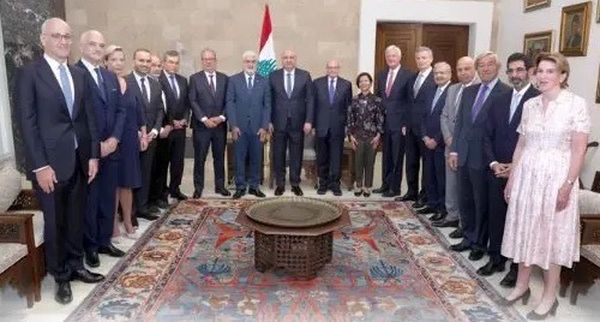 الرئيس عون لرئيس الجامعة الاميركية: الاستثمار في الإنسان والعلم يميّز لبنان