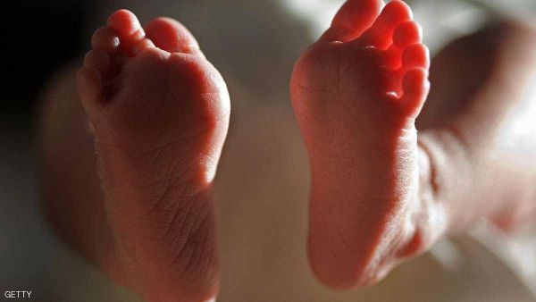 ولادة أول طفل من رحم مزروع في أميركا