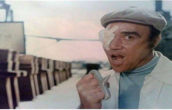 من هو الممثل الذي فقد بصره بسبب خطأ خبير ماكياج؟ إليكم القصة