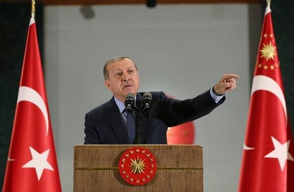 أردوغان في رسالة العيد: لا فرق بين من يهاجم اقتصادنا وصوت آذاننا وعلمنا