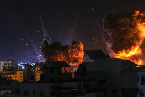 صواريخ المقاومة الفلسطينية تدك المدن «الاسرائيلية» والاحتلال عاجز عن الردع
الاحتلال مستمر ب»جرائمه» ضد المدنيين ويهدد بقطع الكهرباء عن غزة