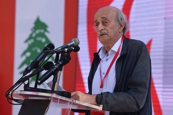 كلام جنبلاط يعيد بناء موقف لبناني موحد