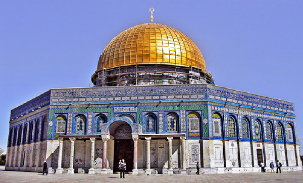 فلسطين المحتلة: مراسلة الميادين: مستوطنون يتظاهرون أمام باب الأسباط في القدس القديمة مطالبين بسيادة "يهودية" على الأقصى