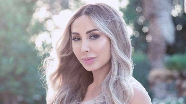 جويل ماريدينيان تقدم هدية خيالية لوالدها.. وإليسا تتأثر