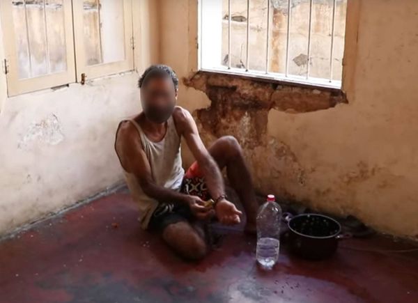 فصيلة ميناء الحصن تحرّر شخصاً
احتجزه شقيقه داخل شرفة مُسيّجة خلف منزله