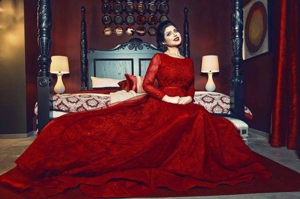بالفيديو- قالب حلوى  حذاء حليمة بولند يثير الجدل على سناب شات!