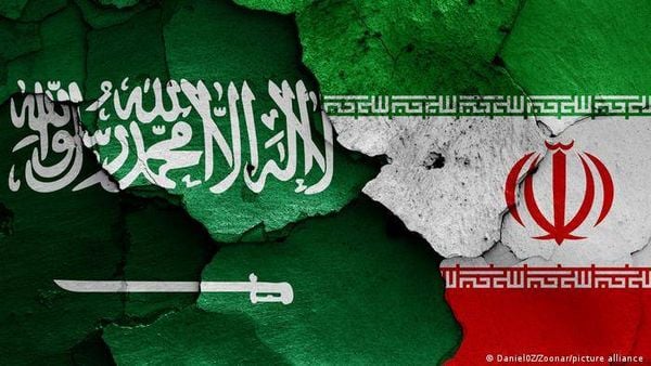 دعوة لرئيسي إلى زيارة الرياض