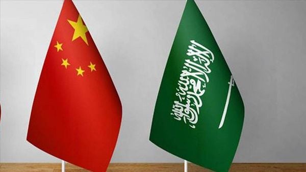 كيف علّق مسؤول أميركي على نيّة السعودية بيع نفطها للصين باليوان بدلا من الدولار؟