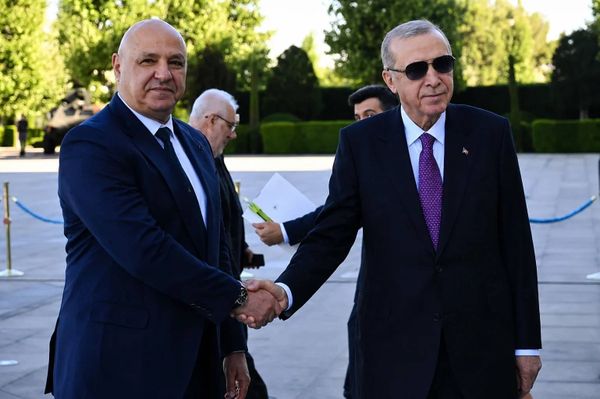 عون من أنقرة: دولة واحدة وجيش واحد... وأردوغان يؤكد دعم لبنان وإعمار الجنوب