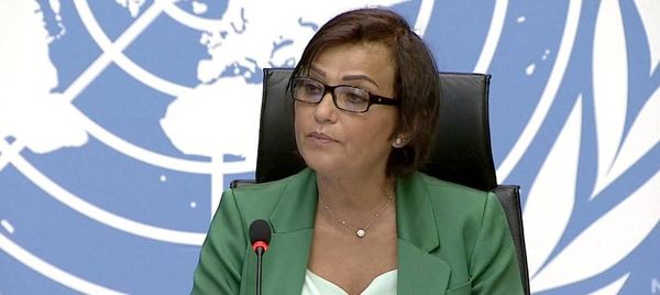 رشدي تطالب بتأمين الأدوية لمرضى السرطان