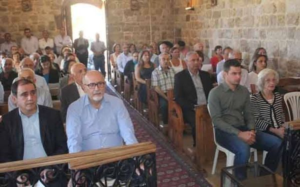 قداس بذكرى مولد الشهيد طوني فرنجيه في اهدن
الأب اسطفان: نصلّي ليستمر بيت فرنجية بخدمة الناس