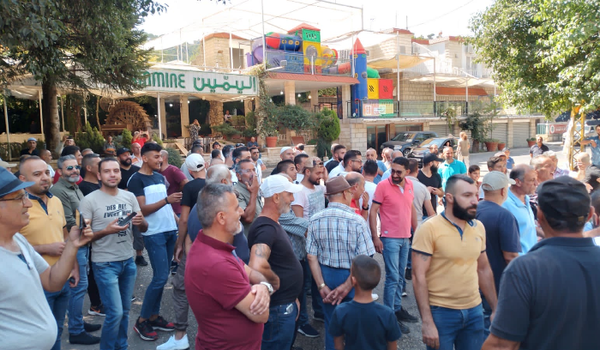قطع طريق نبع الصفا احتجاجا على انقطاع

المياه عن بلدتي عين زحلتا ونبع الصفا