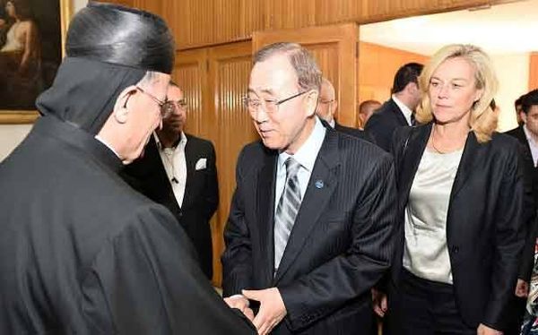 بان كي مون تفقد اللاجئين في الشمال والبقاع مُقدماً 100 مليون دولار للمُساعدة
الراعي سلّمه مُذكرة وبحث معه قضيّتي الرئاسة والنازحين وتوافقا على انتخاب رئيس