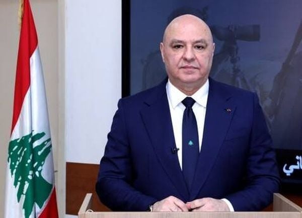 عون يبحث مع رئيس دولة الإمارات التطورات في لبنان وتعزيز التعاون بين البلدين