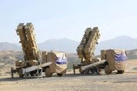 بلومبرغ: إيران تحاول عمداً استنزاف أنظمة الدفاع الجوي
