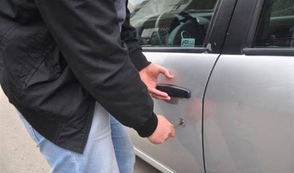 سرقة سيارة رئيس فرع مخابرات زحلة!