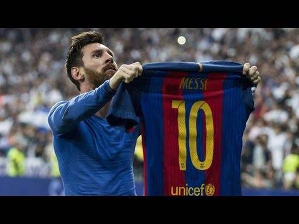 بالفيديو: مجموعة مهارات وخدع تجعل من ميسي الأفضل على الإطلاق