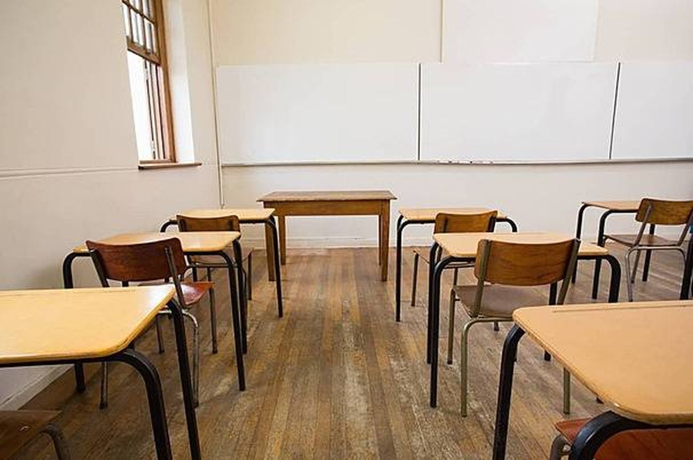 لجنة الأساتذة المتعاقدين في التعليم الأساسي: نحذر الحكومة من التصعيد