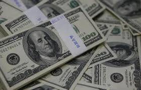 الدولار يتجه إلى أكبر انخفاض أسبوعي في 7 أشهر