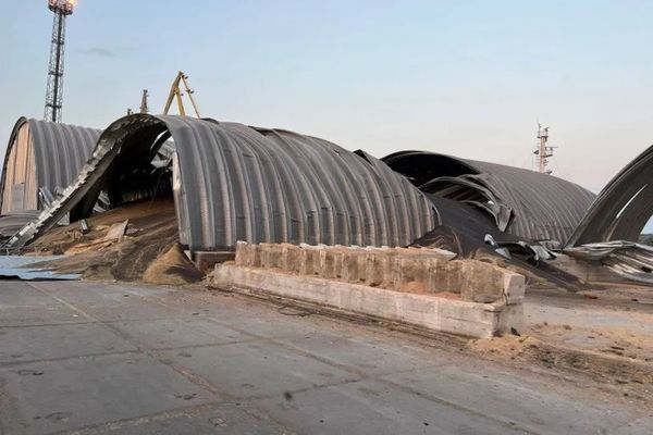 ضربة روسية تربك صادرات الحبوب الأوكرانية.. جسر أوديسا خارج الخدمة