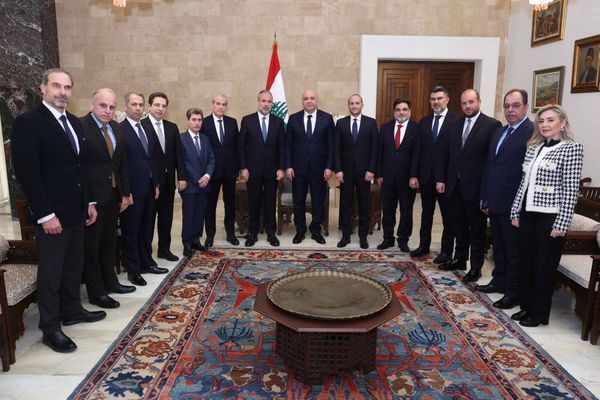 رئيس الجمهوريّة: للركون الى الضمير والعدالة لينتظم عمل القضاة والمحامين
ومجلس الوزراء سيدرس مسألة الإسراع في بت قضايا الموقوفين اللبنانيين والسوريين