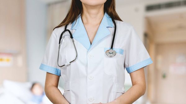 طبيبة تنتقم من زوجها الخائن على طريقتها الخاصة.. وهذا ما حل به!