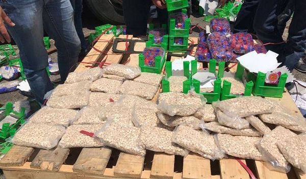 بالصور..الجمارك ضبطت في مرفأ بيروت شحنة من الكبتاغون مهربة إلى السعودية